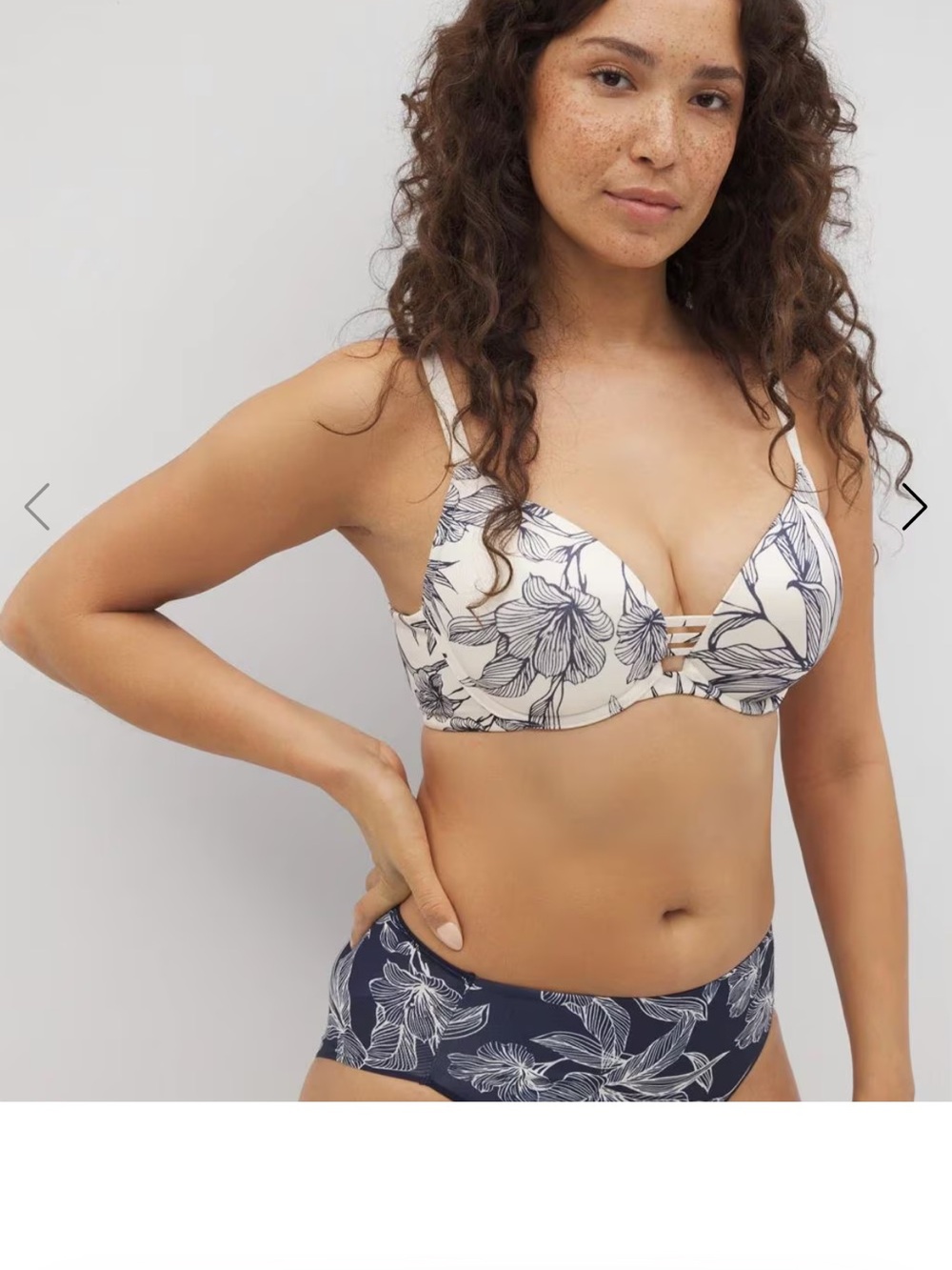 Soma Stunning Push Up Bra in White and Navy